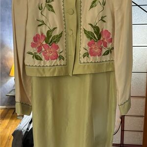 Women’s floral print light green dress and jacket size 10 never worn